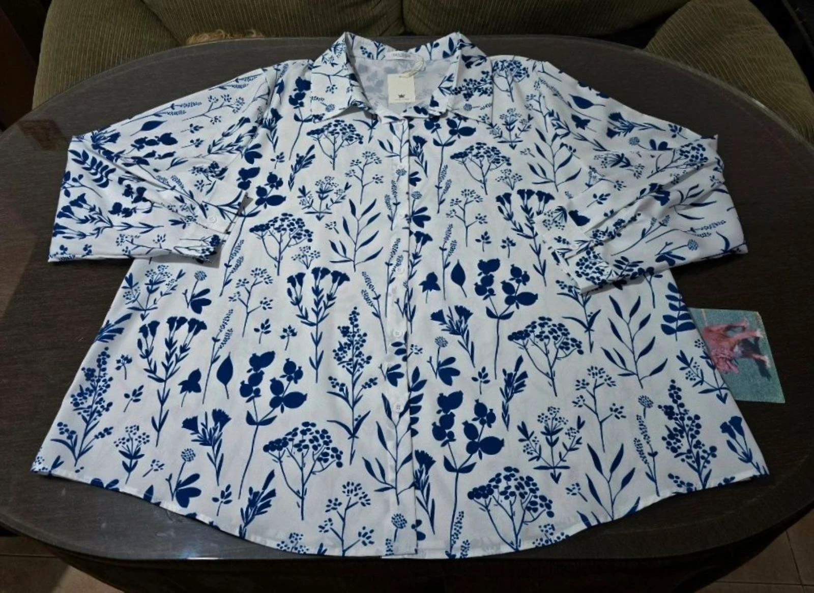 Camisa con estampado floral de manga larga. – photo 2